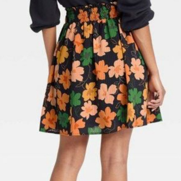NWT Women's Who What Wear Wide Belt Bow Tie Skirt Hand Drawn Floral size 2X - Picture 2 of 7